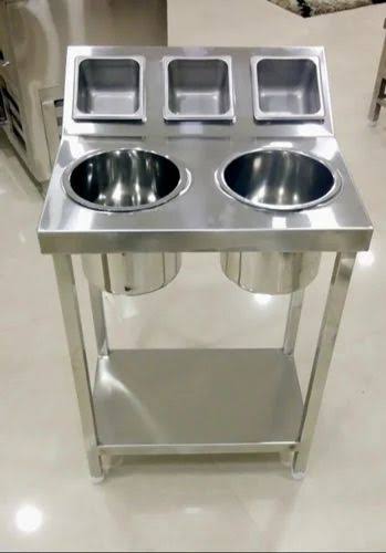 Stainless-steel multi-well foodservice station with undershelf